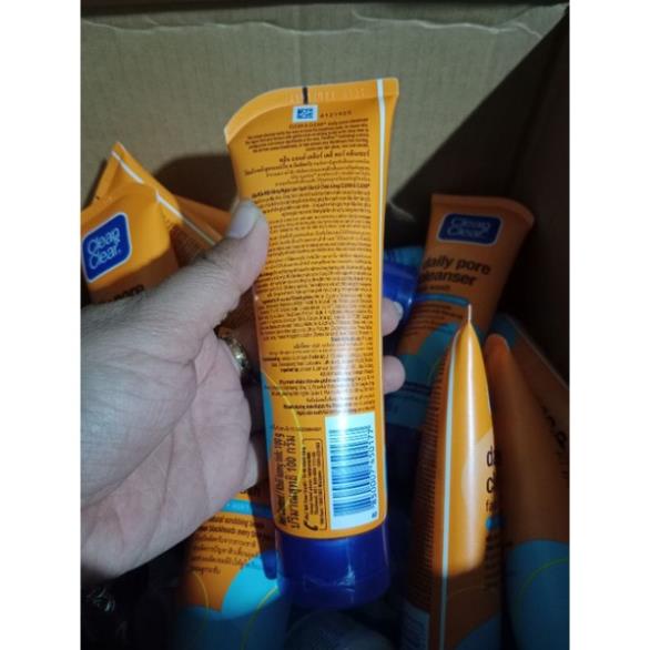 Sữa rửa mặt Clean Clear Có Hạt Massage làm sạch nhờn và ngăn ngừa mụn đầu đen 100g QS Store