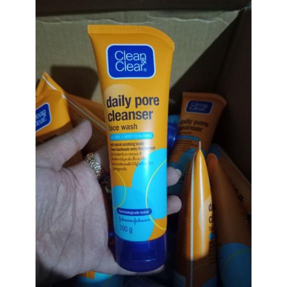 Sữa rửa mặt Clean Clear Có Hạt Massage làm sạch nhờn và ngăn ngừa mụn đầu đen 100g QS Store