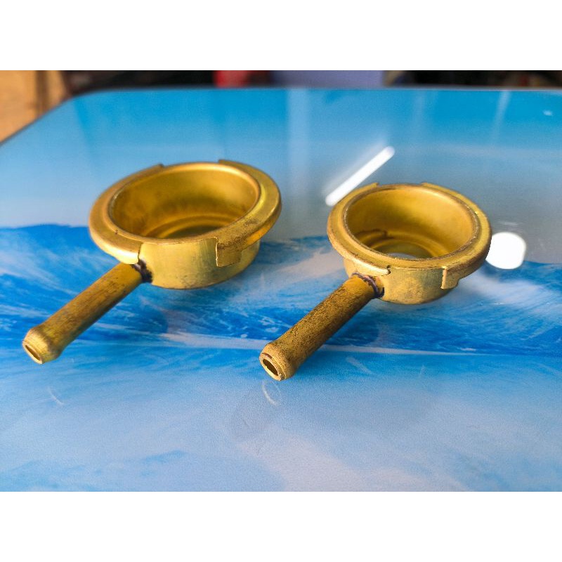 Miệng đổ nước két nước oto,máy công trình,máy phát,...