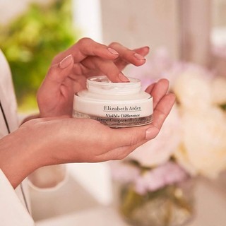 Kem dưỡng trắng da Elizabeth Arden Visible Difference