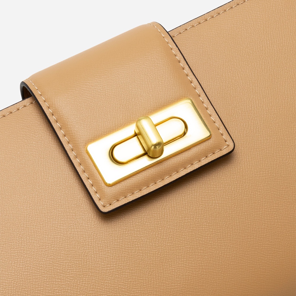 Vascara Clutch Da Thật Nhấn Khóa Gài - CLU 0112