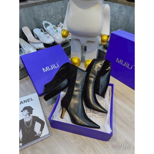 Boot đùi gót nhọn vạt cao pha da lộn ôm chân