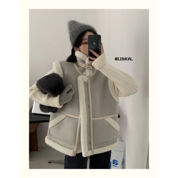 Áo Khoác Gile Da Lộn Lót Lông Xù Túi Hộp Chéo 4 Màu Trẻ Trung