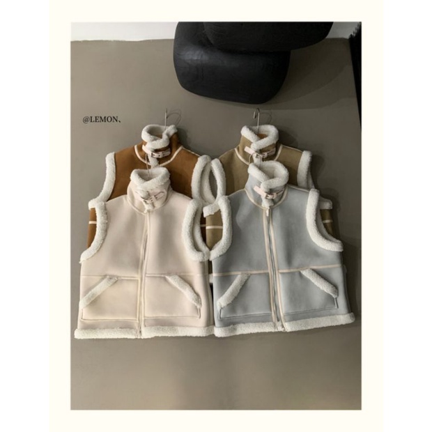 Áo Khoác Gile Da Lộn Lót Lông Xù Túi Hộp Chéo 4 Màu Trẻ Trung