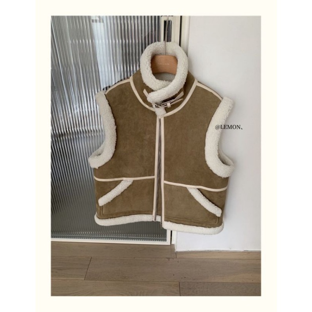 Áo Khoác Gile Da Lộn Lót Lông Xù Túi Hộp Chéo 4 Màu Trẻ Trung