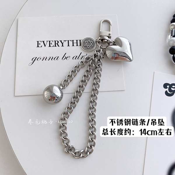 Móc Điện Thoại Xỏ Hạt Hình Trái Tim Màu Bạc Dễ Thương