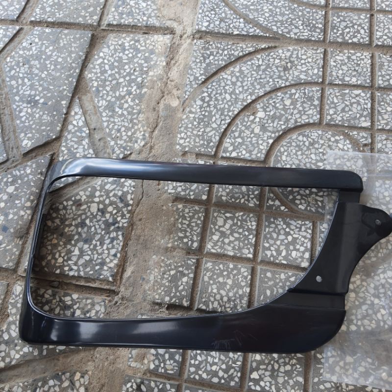 ỐP MÍ ĐÈN PHA TOWNER 750/800 GIÁ 1 BÊN