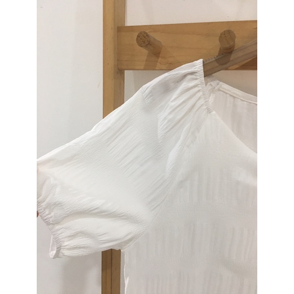 Áo kiểu chất vải đẹp mới tinh tươm