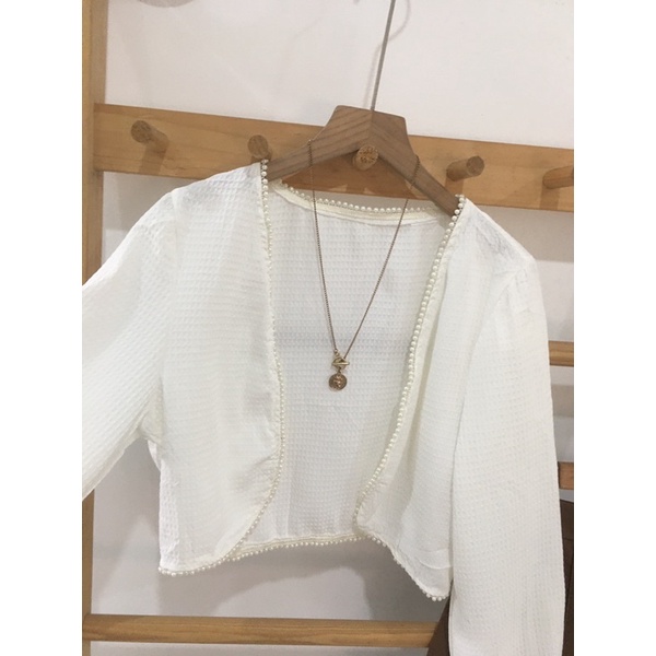 Áo khoác tiểu thư croptop viền ngọc sang chảnh