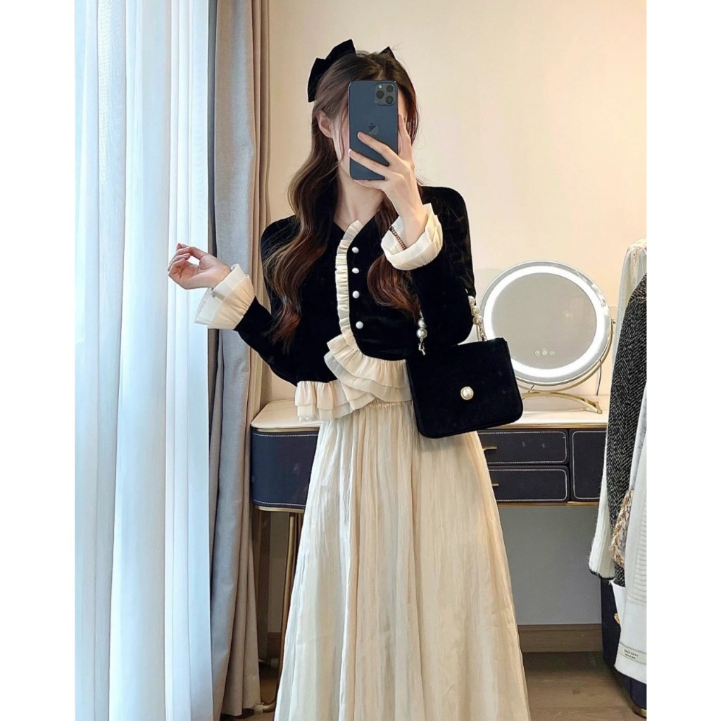 Set áo đen phối bèo kèm chân váy midi kem Rossy Fashion - 131123