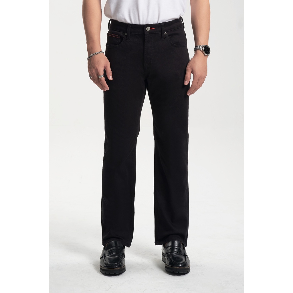 Quần Jeans Nam Dáng Suông Màu Đen Phối Chỉ Đỏ. Red Thread Black Straight Jeans - 222MD4083B2090