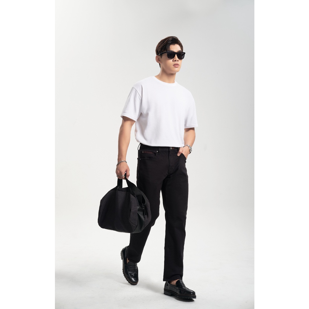 Quần Jeans Nam Dáng Suông Màu Đen Phối Chỉ Đỏ. Red Thread Black Straight Jeans - 222MD4083B2090