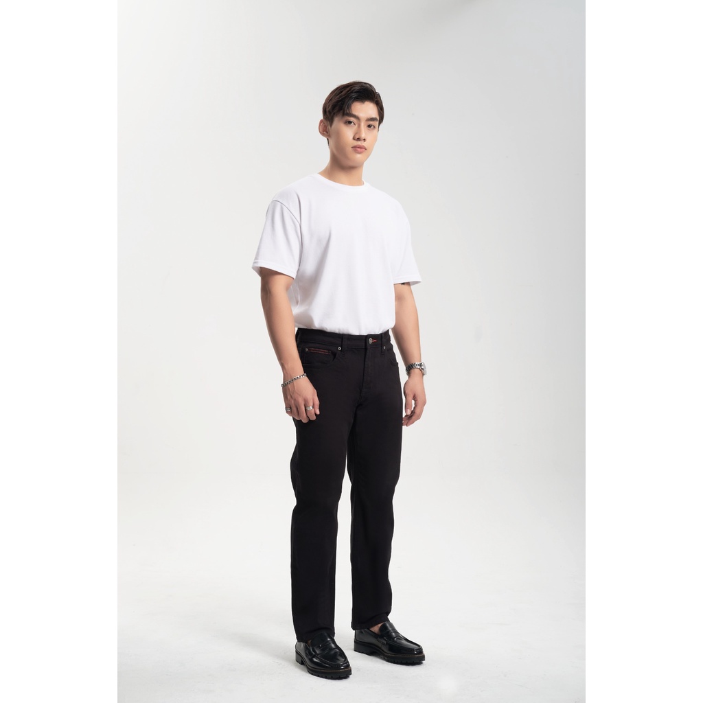 Quần Jeans Nam Dáng Suông Màu Đen Phối Chỉ Đỏ. Red Thread Black Straight Jeans - 222MD4083B2090