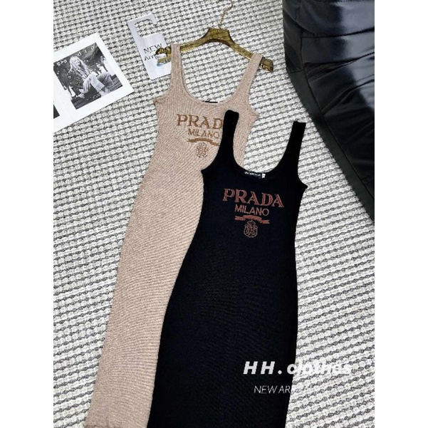Váy tăm 2 dây ôm body thêu chữ P