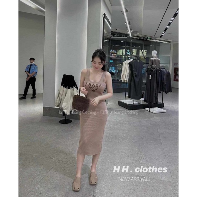 Váy tăm 2 dây ôm body thêu chữ P