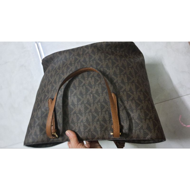 Thanh lý túi mk auth