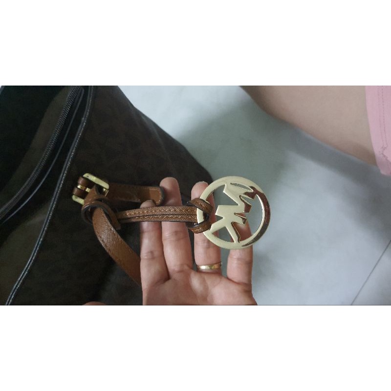 Thanh lý túi mk auth