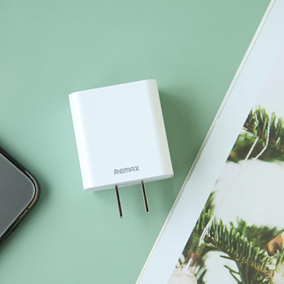 Cốc sạc nhanh 33W Remax U122 2 cổng usb và type c PD QC 3.0