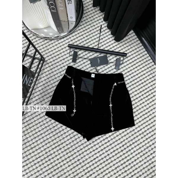 Quần sooc nhung đai dây xích hàng QCL1