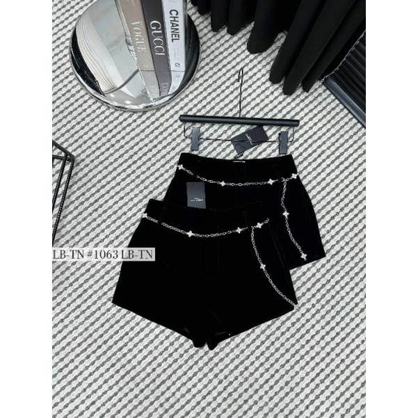 Quần sooc nhung đai dây xích hàng QCL1