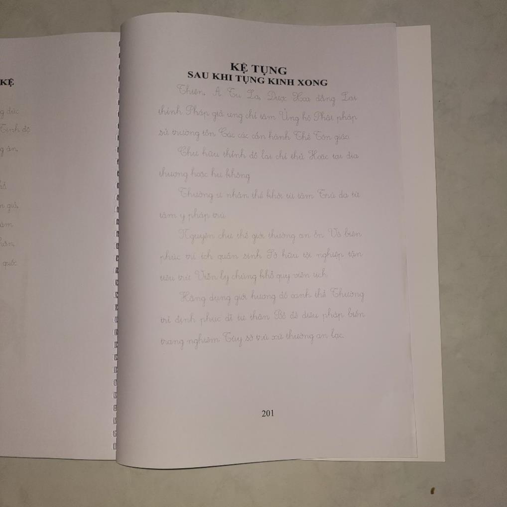 Tặng viết, Vở chép kinh địa tạng NXB HỒNG ĐỨC cao cấp chữ mờ đầy đủ và chuẩn nhất hiện nay, khổ to a4