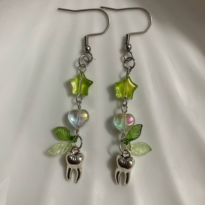 Khuyên tai thép không gỉ custom grunge fairycore Teeth of Leaves