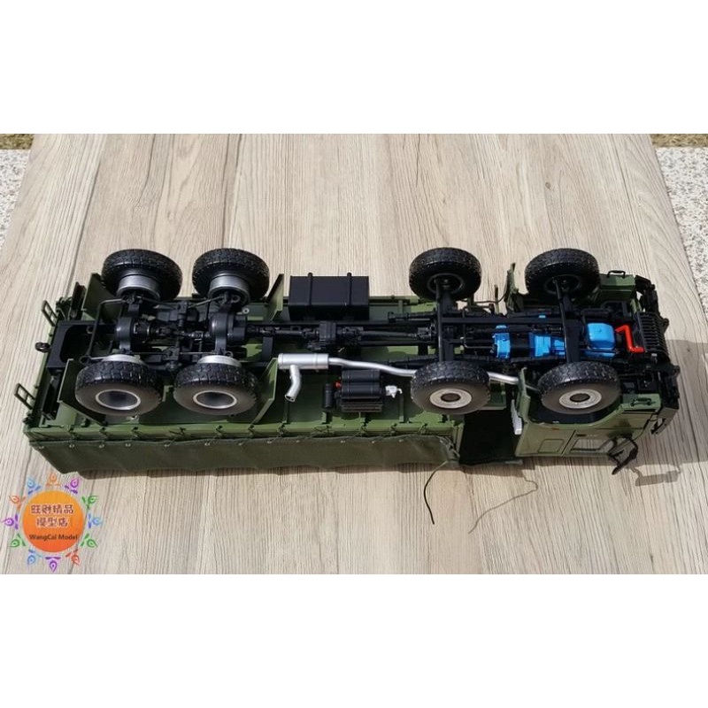 Mô hình xe tải HoWo quân sự 8x8 hợp kim 1:24