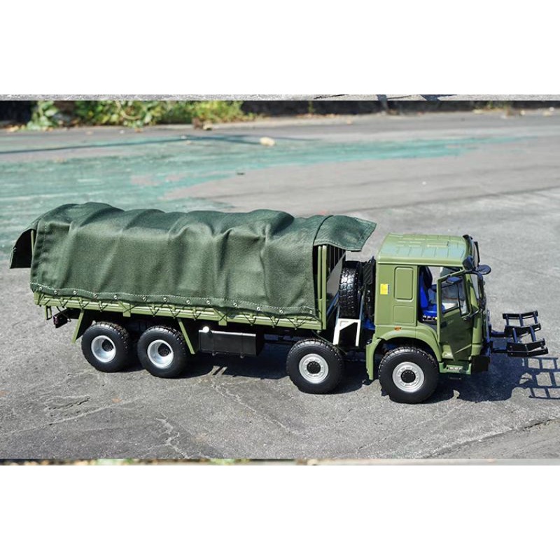 Mô hình xe tải HoWo quân sự 8x8 hợp kim 1:24