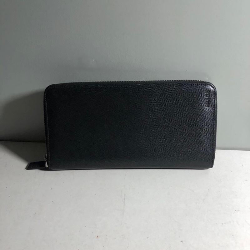 Ví si hiệu Pra.da