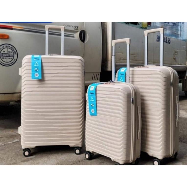 VALI chính hãng Hùng Phát, vali nhựa pp chống vỡ hoàn toàn. có khoá TSA, cần bánh khoá được bảo hành 5 năm.