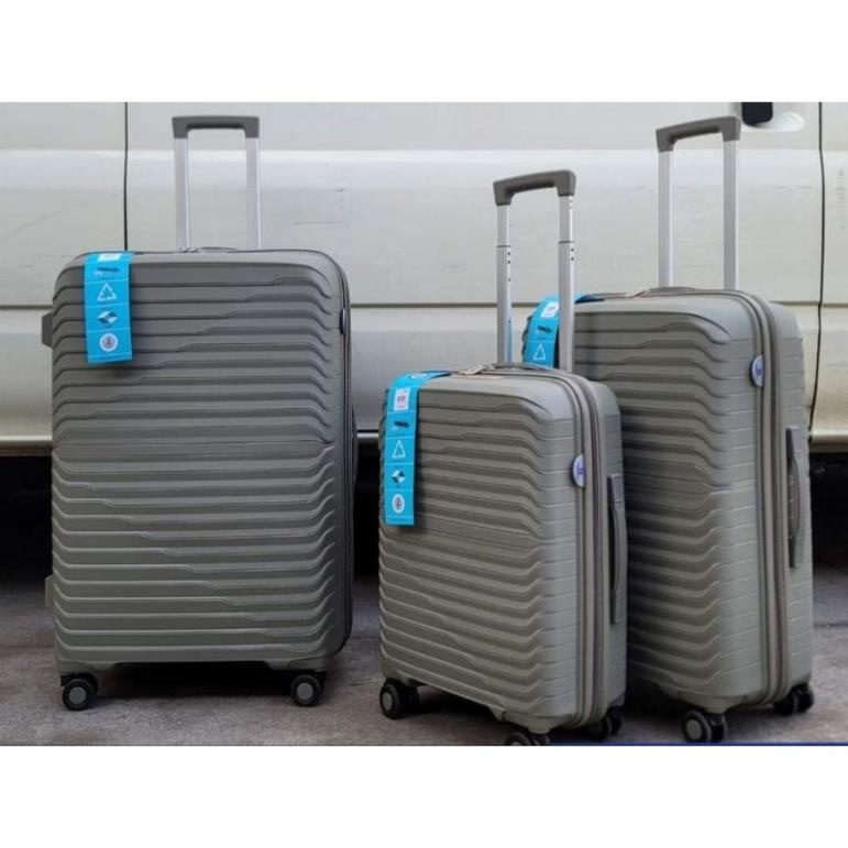 VALI chính hãng Hùng Phát, vali nhựa pp chống vỡ hoàn toàn. có khoá TSA, cần bánh khoá được bảo hành 5 năm.