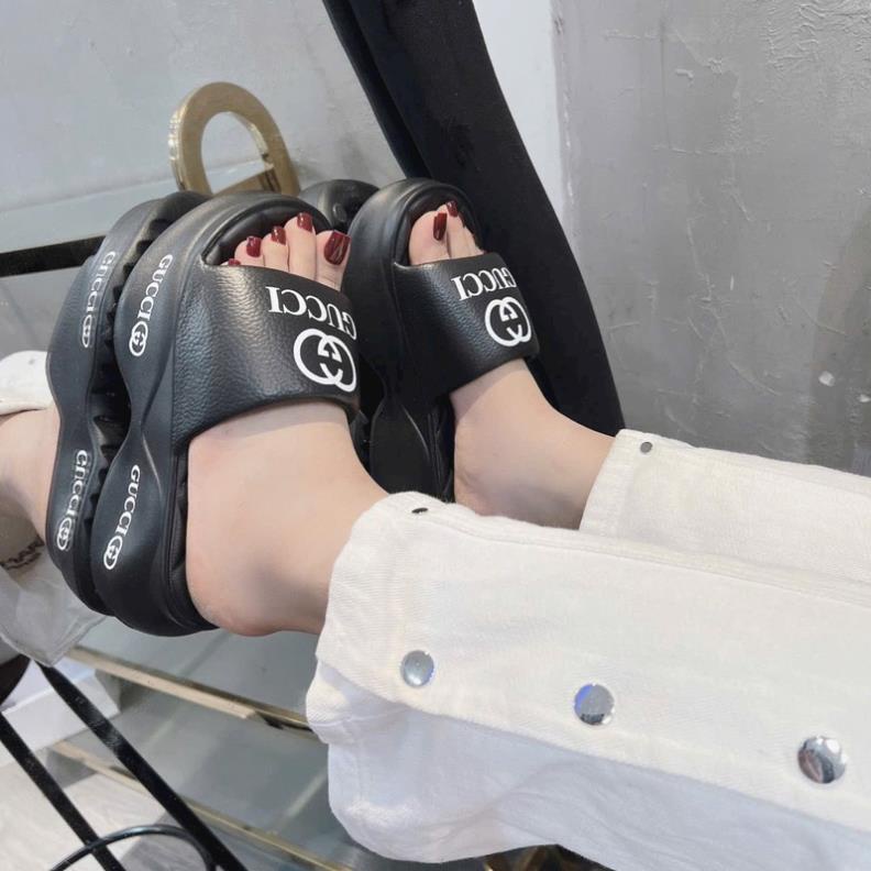 DÉP NHỰA ĐÚC G.C ĐẾ BÁNH MÌ IN LOGO CAO 5 PHÂN NHẸ ÊM CHÂN