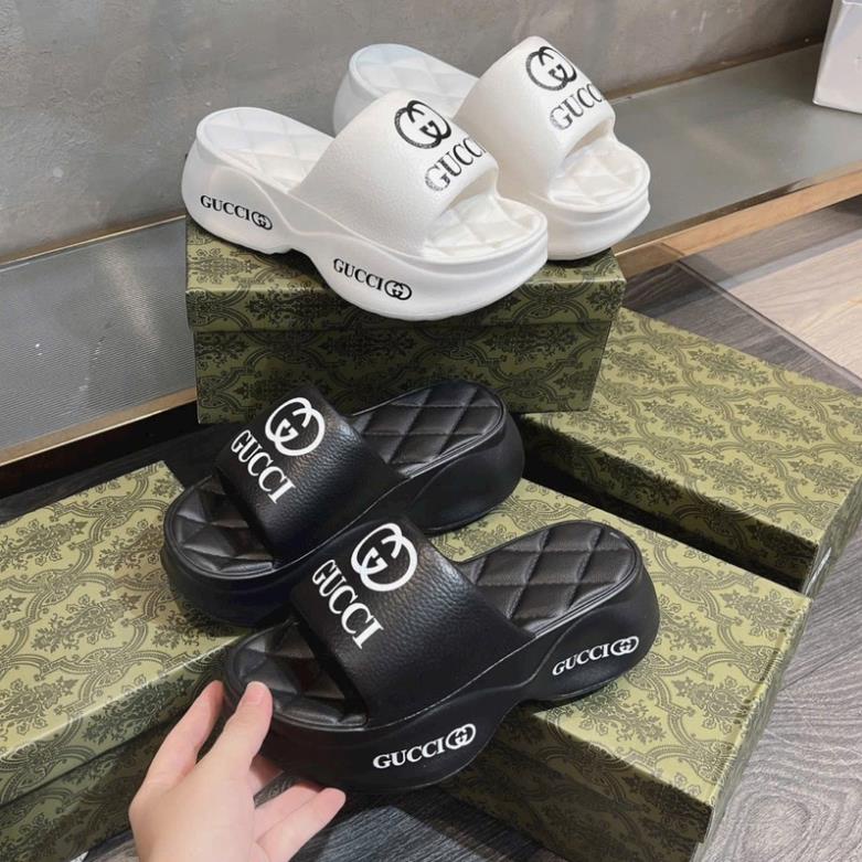 DÉP NHỰA ĐÚC G.C ĐẾ BÁNH MÌ IN LOGO CAO 5 PHÂN NHẸ ÊM CHÂN