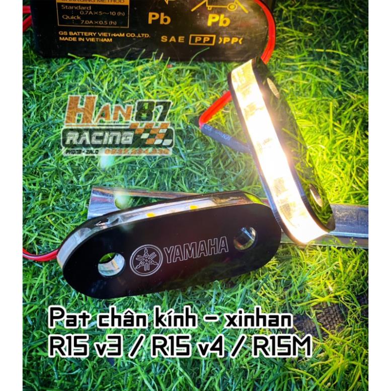 Pat che chân kính Yamaha R15  tích hợp xinhan