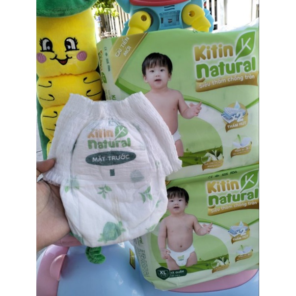 2 bịch tã Kitin Natural, Dán và Quần