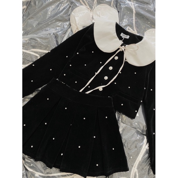 Set Áo Nhung Cổ Sen Kem Tay Dài Đính Đá Cột Nơ Cài Nút Mix Chân Váy Xoè Màu Đen Tiểu Thư