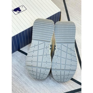 Giày thể thao MLB Chunky Run.ner Basic LA Beige Grey Lai Au Nam Nữ