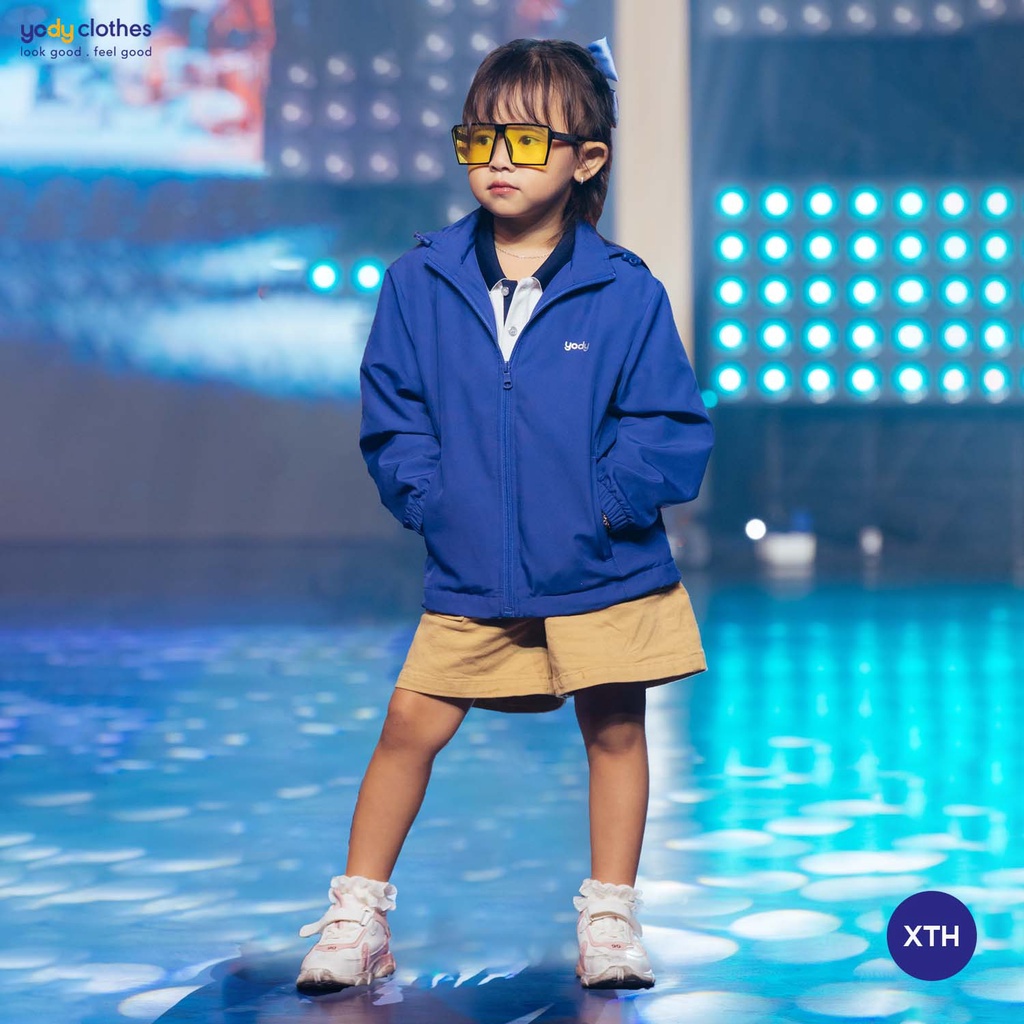 Áo gió trẻ em YODY chất liệu vải gió chống thấm nước gấp gọn có lót lưới có mũ tháo rời linh hoạt AKK5021