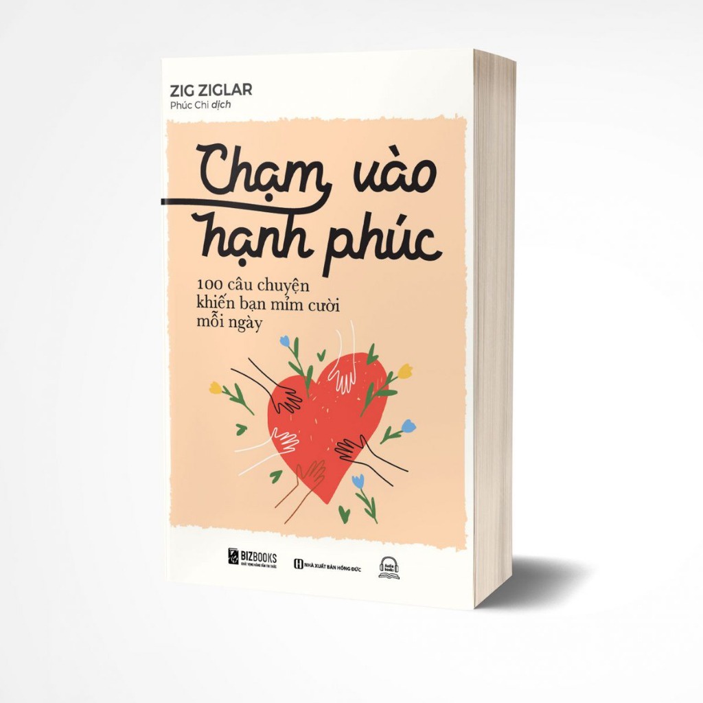 Sách - Chạm vào hạnh phúc: 100 câu chuyện khiến bạn mỉm cười mỗi ngày - MCBooks