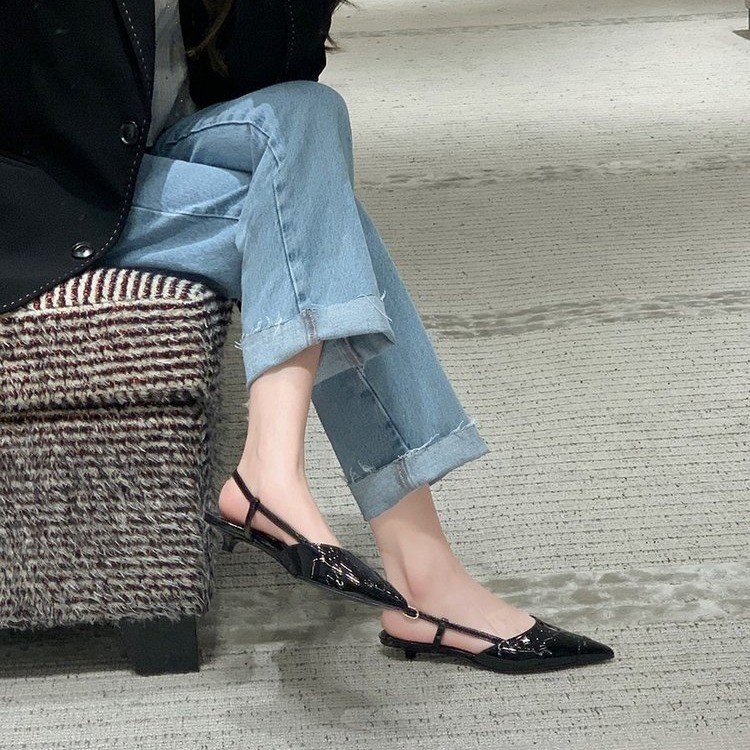 Xiaoxiang Giày Sandal Mũi Nhọn Gót Thấp Hở Ngón Phối Khóa Gài Sau Phong Cách Thời Trang Mùa Hè 2023