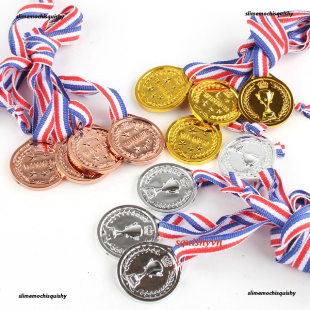 Huy Chương soccer để trao giải, đáng nhớ bạc, đồng, vàng