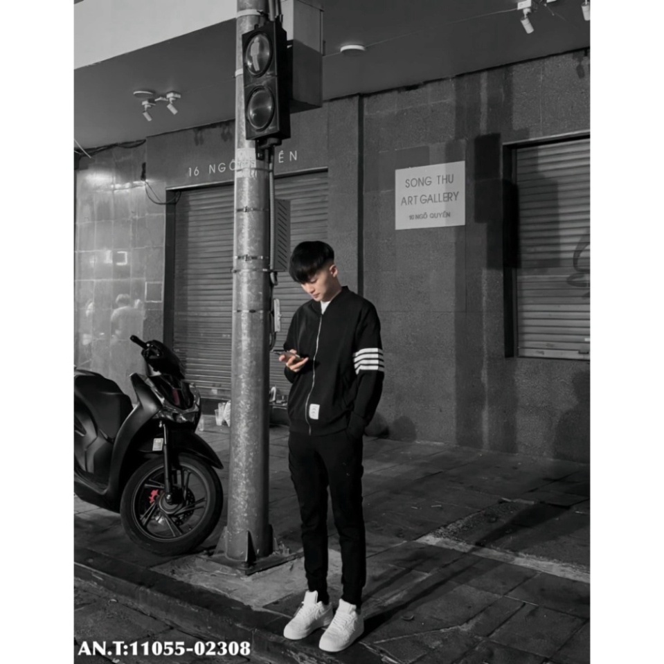 Áo Khoác Gió 2 Lớp Phối Kẻ Vạch Tay Nam Nữ. Áo Bomber Nam Nữ In 4 Vạch Sọc Tay Trẻ Trung Năng Động Phong Cách Boy