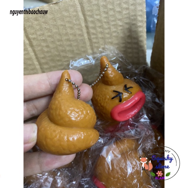 Móc khóa hình cục shit bóp lè lưỡi đồ giải trí tiêu khiển hài hước squishy cực hay MSP47069