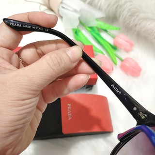 Kính hiệu Prada hàng si