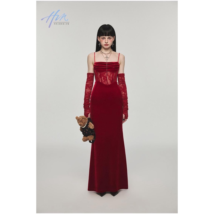 Đầm Nhung Hai Dây Ôm Dáng Gợi Cảm Theo Phong Cách Giáng Sinh