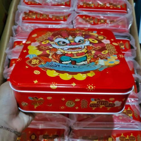 Bánh Lân Happy New Year vỏ hộp thiếc - sẵn hàng giao Hỏa Tốc