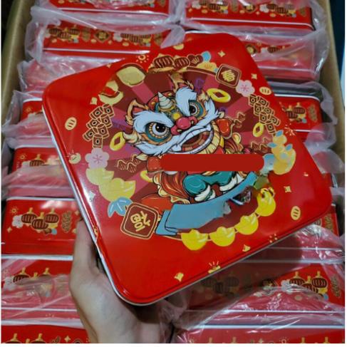 Bánh Lân Happy New Year vỏ hộp thiếc - sẵn hàng giao Hỏa Tốc