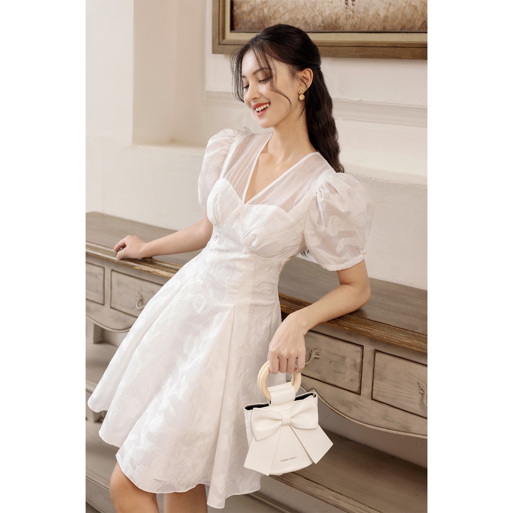 Váy gấm trắng phối tơ cổ V dáng xòe mini Lep' DS02V502488W1