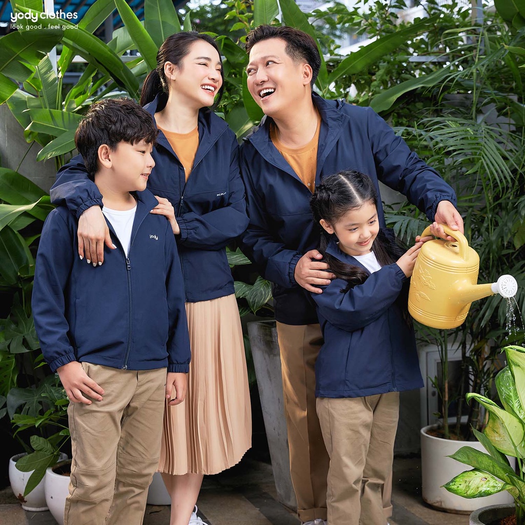 Áo gió trẻ em YODY chất liệu vải gió chống thấm nước gấp gọn có lót lưới có mũ tháo rời linh hoạt AKK5021