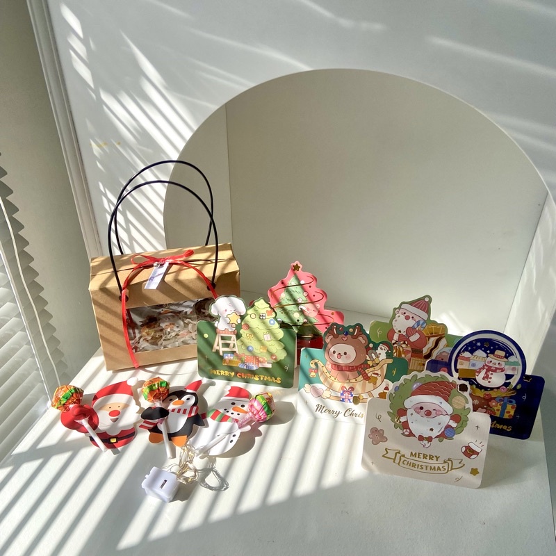 Gif box 2 sản phẩm nến thơm handmade hình gấu đội nón giáng sinh